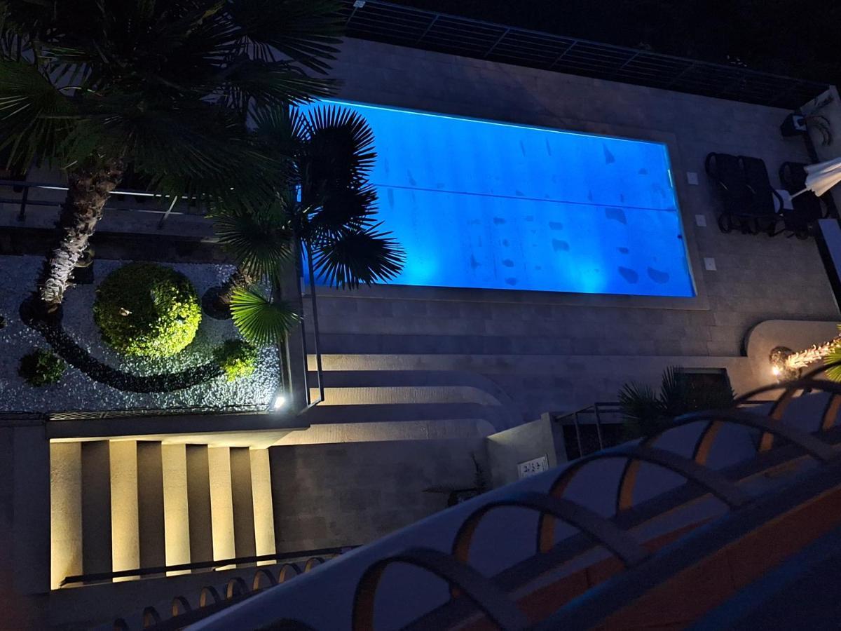 Villa Suzy-Apartments Suzana Lovran Exteriér fotografie