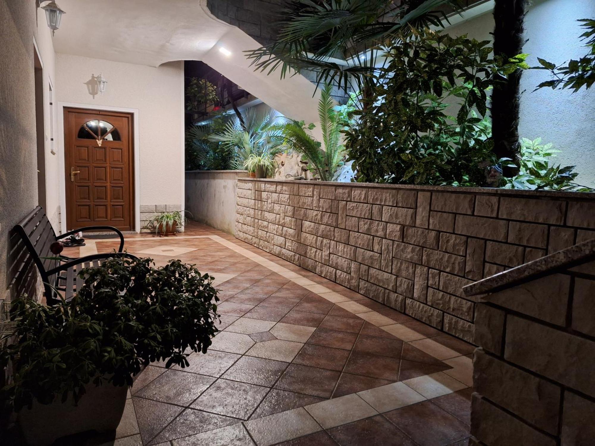 Villa Suzy-Apartments Suzana Lovran Exteriér fotografie
