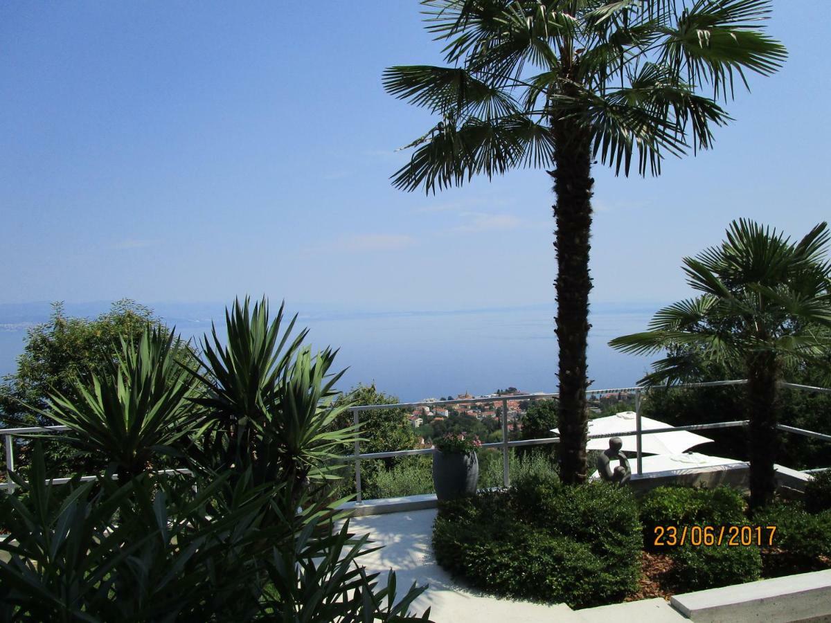 Villa Suzy-Apartments Suzana Lovran Exteriér fotografie