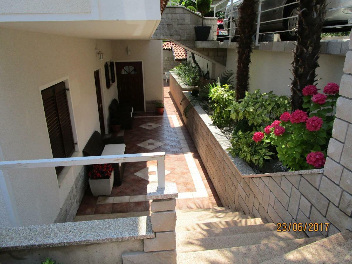 Villa Suzy-Apartments Suzana Lovran Exteriér fotografie
